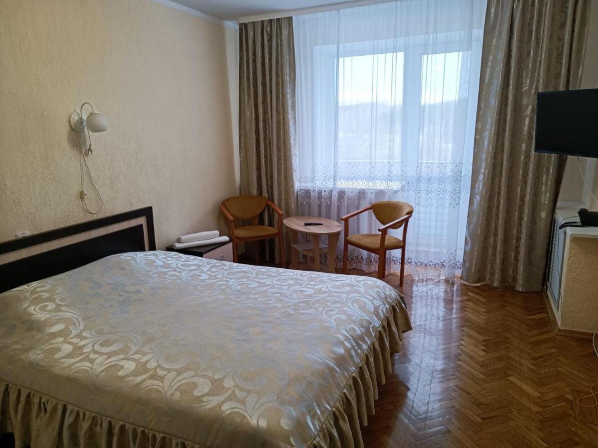 Agat Hotel Minsk Exteriör bild
