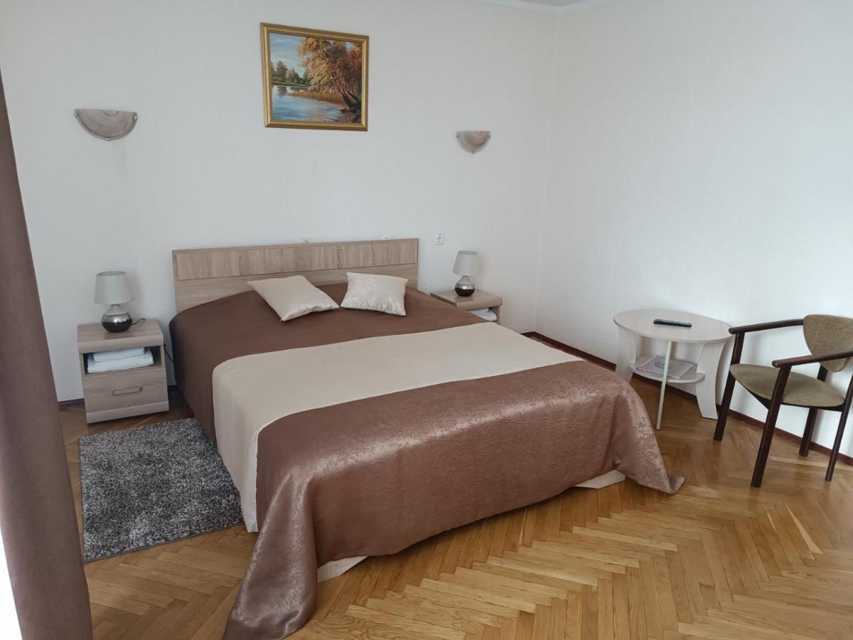 Agat Hotel Minsk Exteriör bild