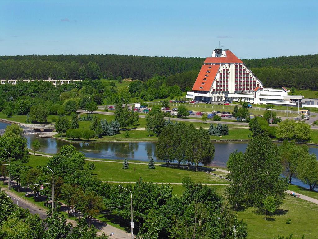 Agat Hotel Minsk Exteriör bild