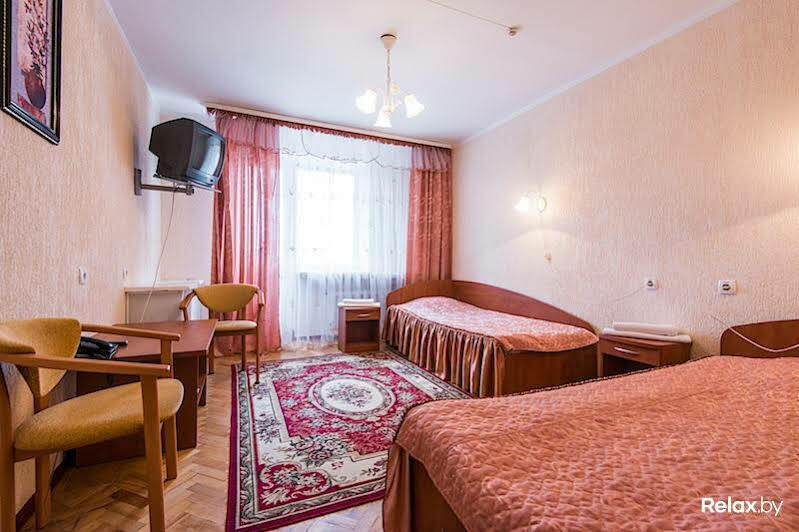 Agat Hotel Minsk Exteriör bild